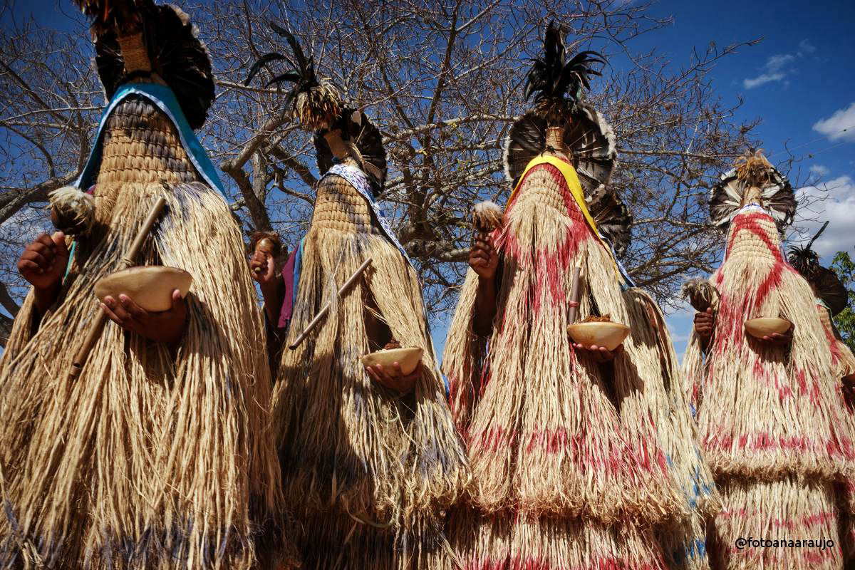 Ritual PANKARARU com os praias e as loicas Aldeia Brejo dos Padres PE 2016